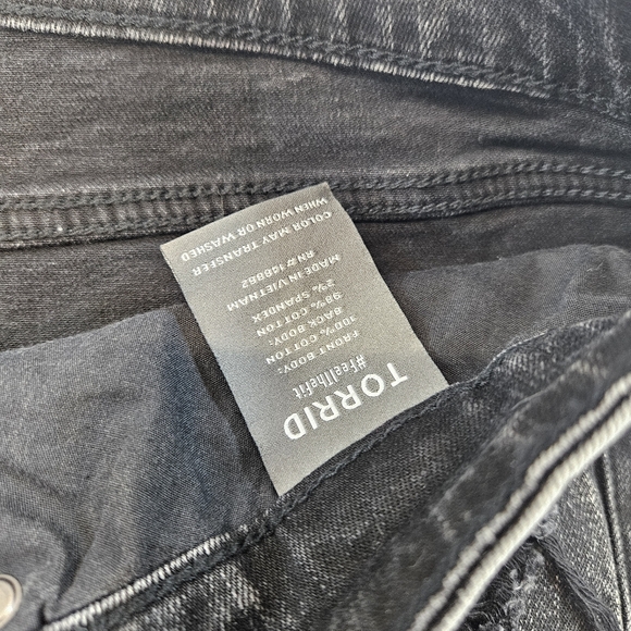 Torrid Women Plus Size 22 Black Distressed 3.5 Inch Super Soft High-Rise Short - Picture 5 of 8